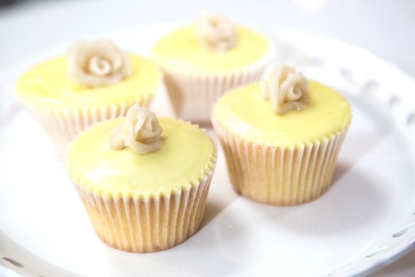 Dr. Oetker White Chocolate Chunk Cupcakes with Sicilian Lemon Fondant Icing