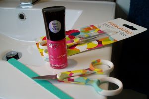 Fashionable Feet and Knockout Nails with Fiskars and Boots No7