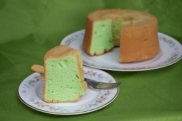 Win a Pandan Chiffon Signature Bake Sponge