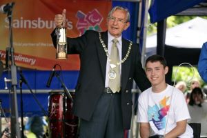 Thousands Turn Out to Welcome Piece of Paralympic Flame