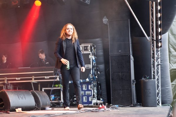 Tim Minchin Turns the Air Blue and Blows the Crowd Away at GuilFest