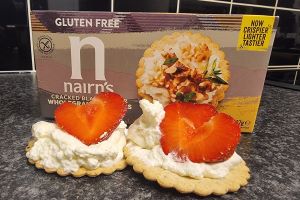Strawberry Cream Crackers