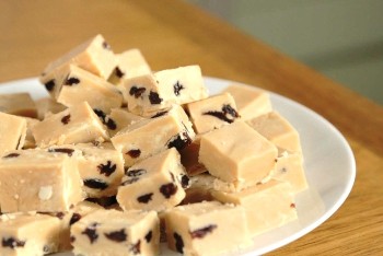 White Chocolate raisin Fudge