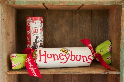 Honeybuns Cake Mix Christmas Cracker