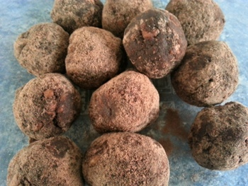 Raw Nut Fruit Balls